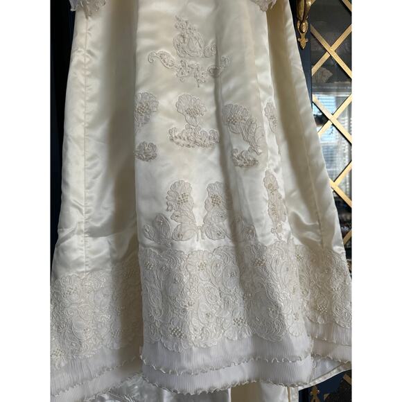 Vintage 1960s Ivory Satin Lace Wedding Dress Mock Neck Train Size Small - Picture 12 of 16